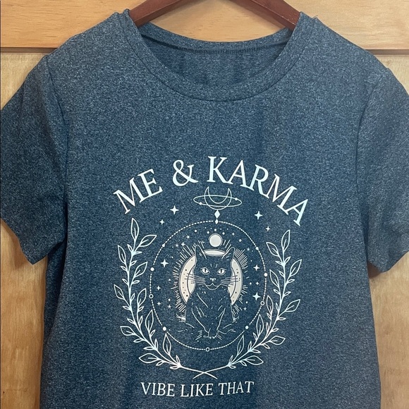 ♥️Women's Graphic Tee in Dark Grey - Picture 2 of 6